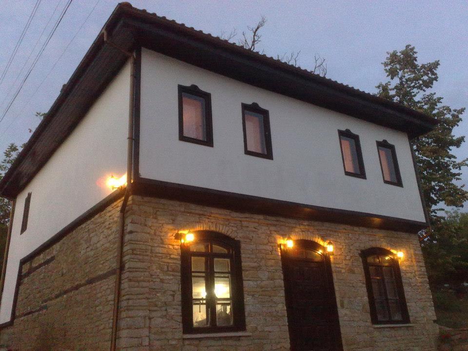 Staroto Shkolo House - Rooms For Guests Subotkovtsi Extérieur photo